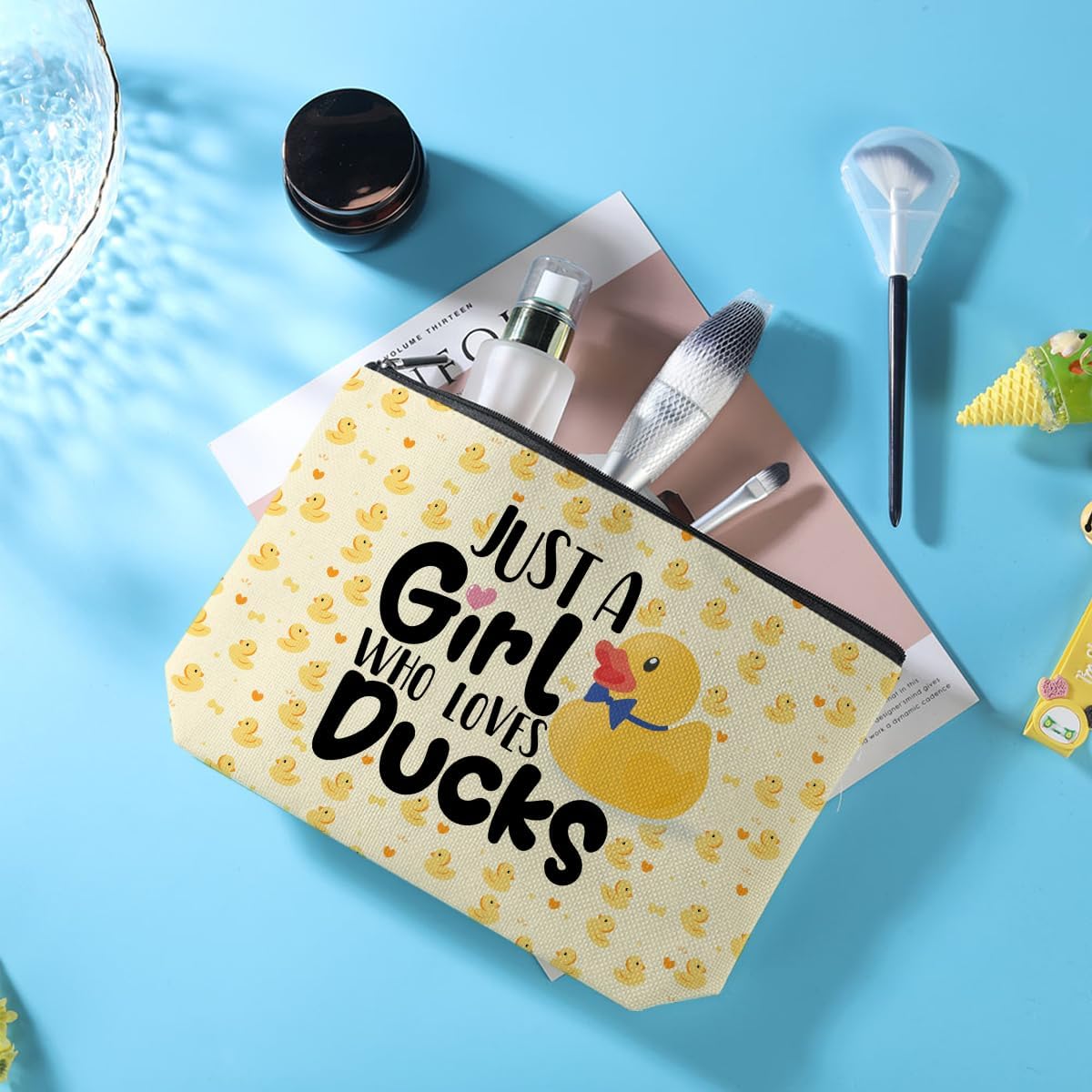 Cute Duck Makeup Bag, Duck Gifts for Ducks Lovers, Animal Lover Gifts, Ducks Cosmetic Bag for Women Girl Sister Daughter Friend Graduation Friendship Birthday, Cosmetic Bag Travel Toiletry Bag