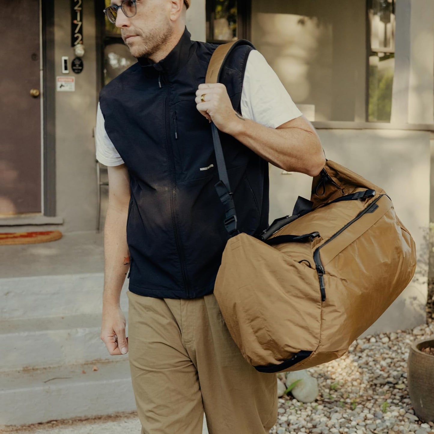 Peak Design Travel Duffel, Extra-Wide Single Zip Access, Weatherproof Shell, 4 External Pockets, Fits Packing Cubes & Camera Cubes, Ideal for Weekend Trips, Versatile Duffel Bag for Travel