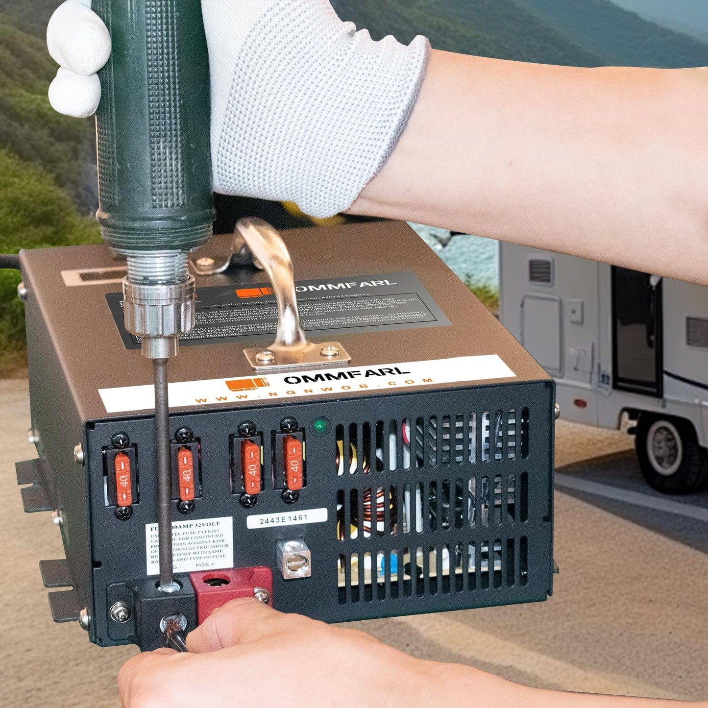 125 amp Power Converter for rv Camper with Handle and 15ft Cables,Battery Chargers with 3 Stage Smart Charging Mode for rv 110/120 VAC to DC 12V, with Voltage Display