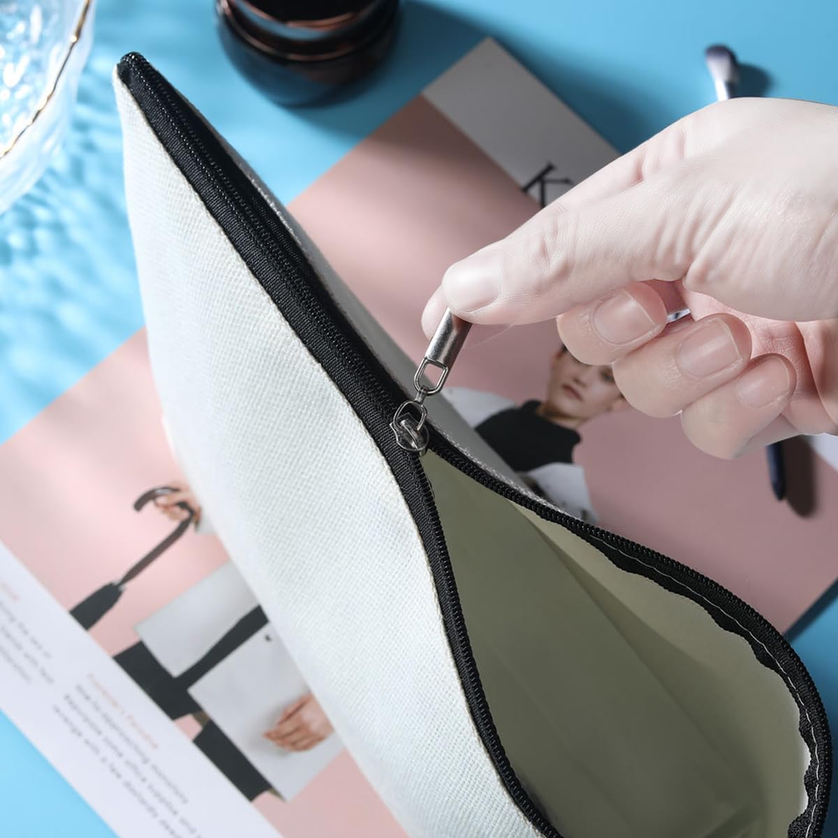 Pink Axolotl Makeup Bag, Axolotl Gifts, Axolotls Stuff, Animal Lover Gifts for Women Girl Friend Axolotls Lovers Graduation Friendship Birthday, Cosmetic Bag Travel Toiletry Bag