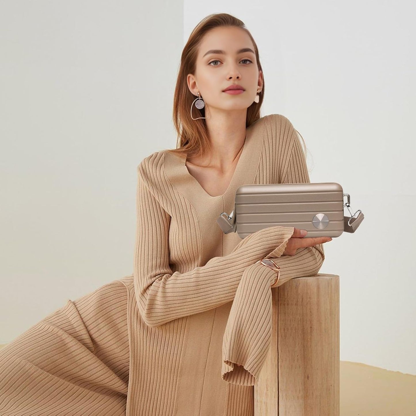 Somago Hard Shell Suitcase Handbag with Adjustable Strap Mini Cosmetic Handbag Cell Phone Purse Bag for 6.9" Shoulder Bag(Noble Golden)