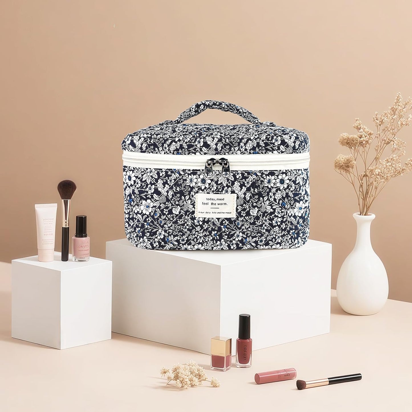 Large Travel Quilted Makeup Bag for Women, Floral Cotton Cosmetic Bag Cute Coquette Aesthetic Floral Toiletry Organizer Bag for Girls Little Black Rose Cosmetic Zipper Storage Bag