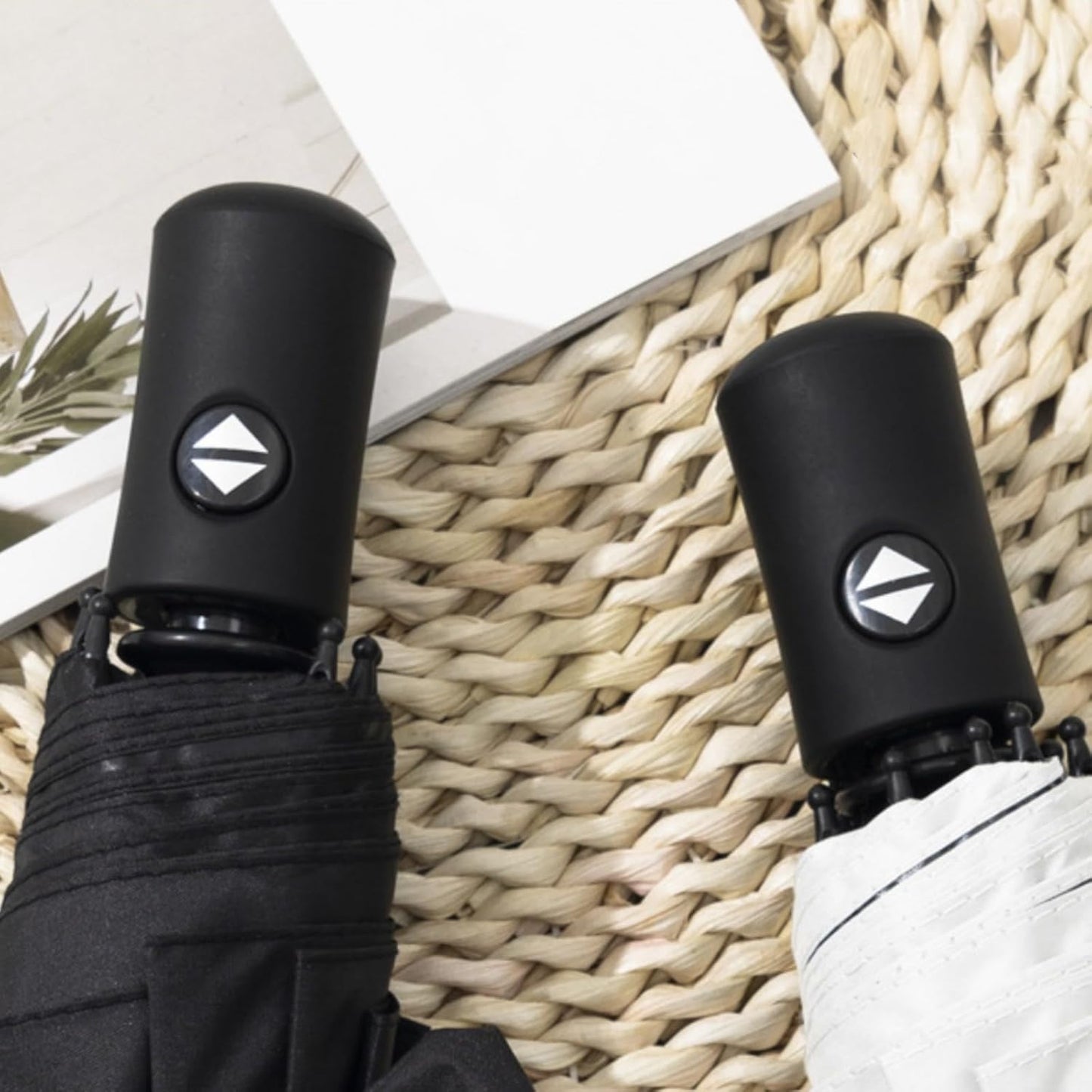 Compact Cat Umbrella - Automatic Folding, Dual-Use Rain and Sun Protection, Black Coating Anti-UV, Windproof, Lightweight, Portable Travel Companion for Men and Women