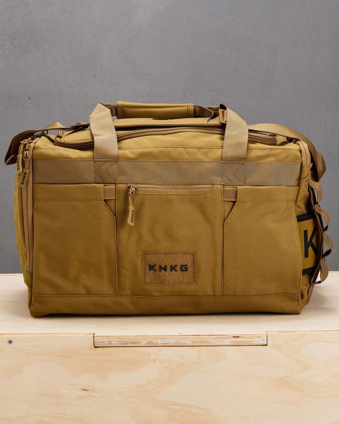 KNKG CORE Duffel Medium 35L - Gym Bag with Lifting Belt Attachment - Durable 500D Nylon, YKK Zippers - Desert