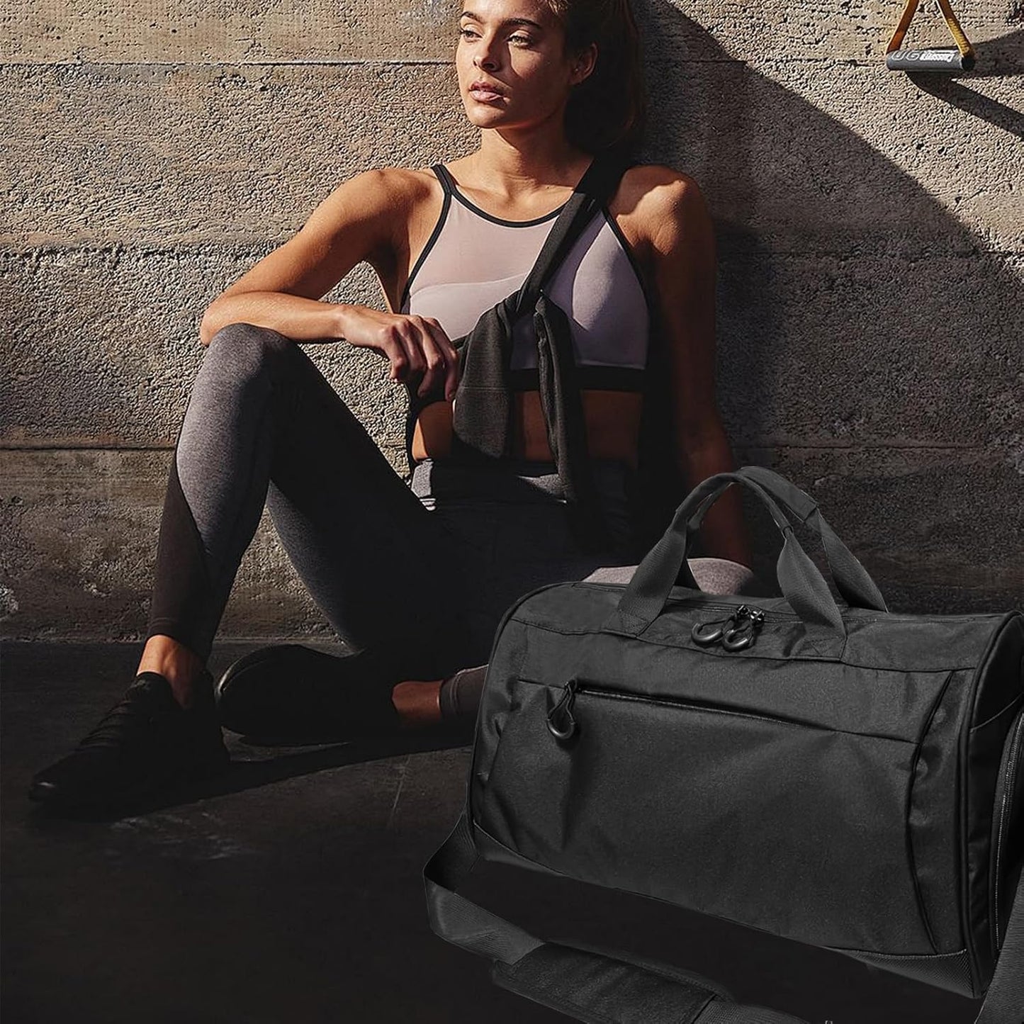 Gym Bag for Men & Women with Shoulder Strap, Shoe and Wet Compartment, Lightweight Duffle Bag, Durable Athletic Bag, Perfect for Travel, Fitness, Workout, Swimming, Yoga (Medium (22"))