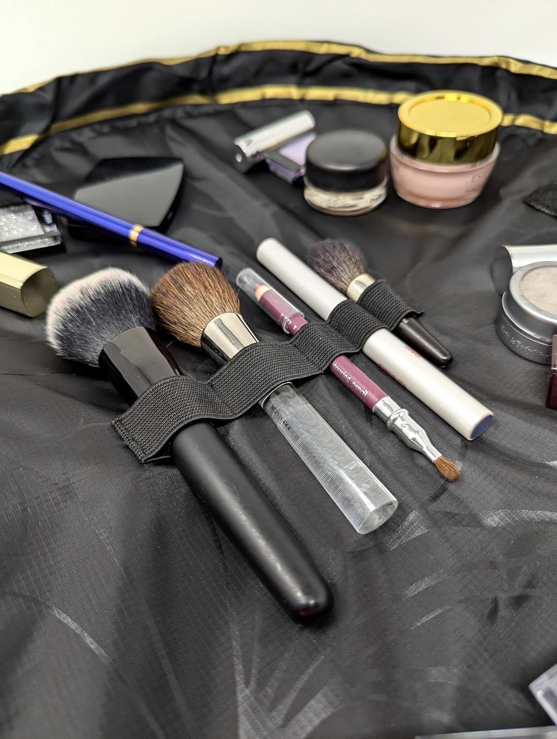 Lay-n-Go Cosmo Drawstring Cosmetic & Makeup Bag Organizer - Portable Drawstring Makeup Bag w/Zipper Pocket, Makeup Loops & More - Durable, Machine Washable Toiletry Bag (20", Black & Gold)