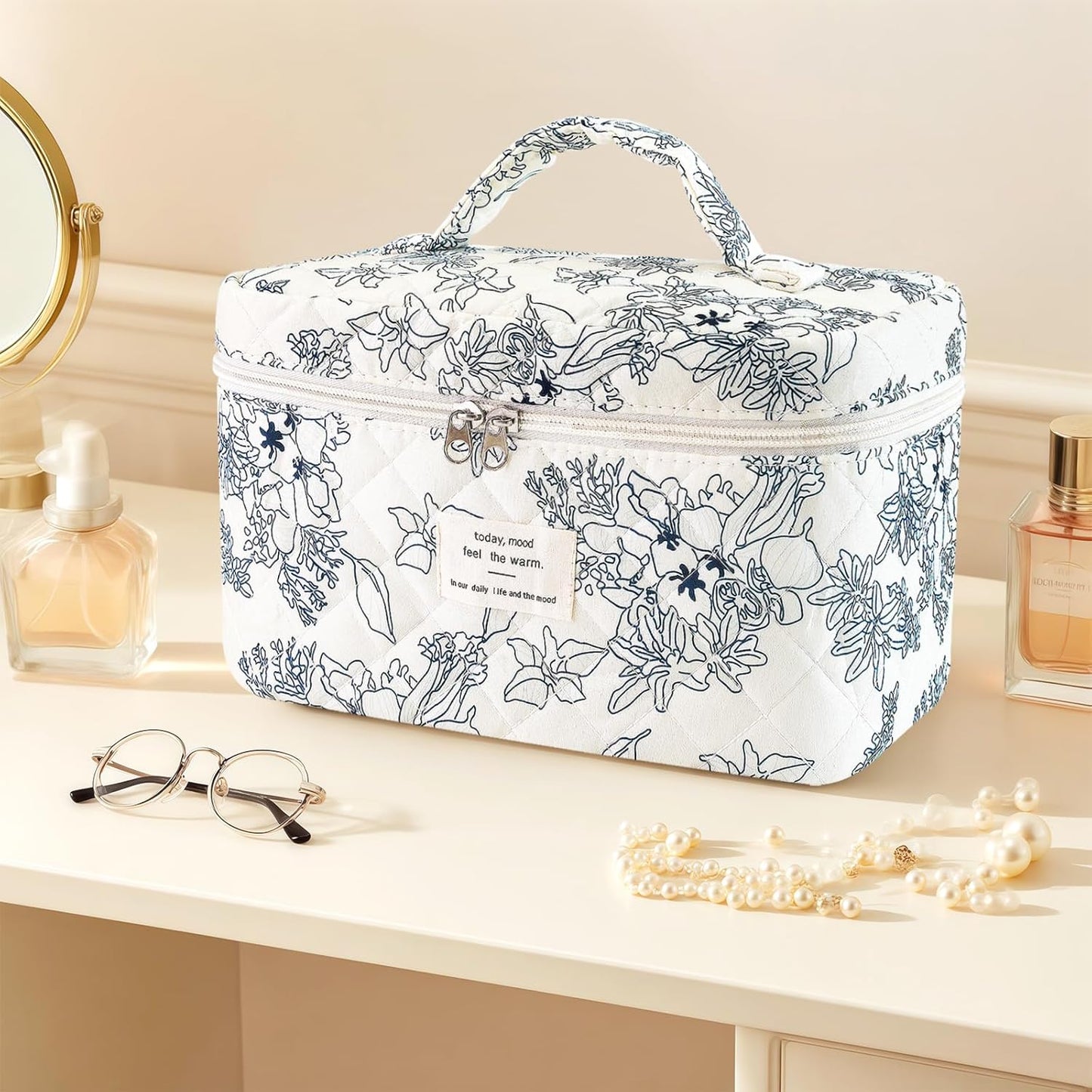 Large Travel Quilted Makeup Bag for Women, Floral Cotton Cosmetic Bag Cute Coquette Aesthetic Floral Toiletry Organizer Bag for Girls Little Blue Flower Cosmetic Zipper Storage Bag