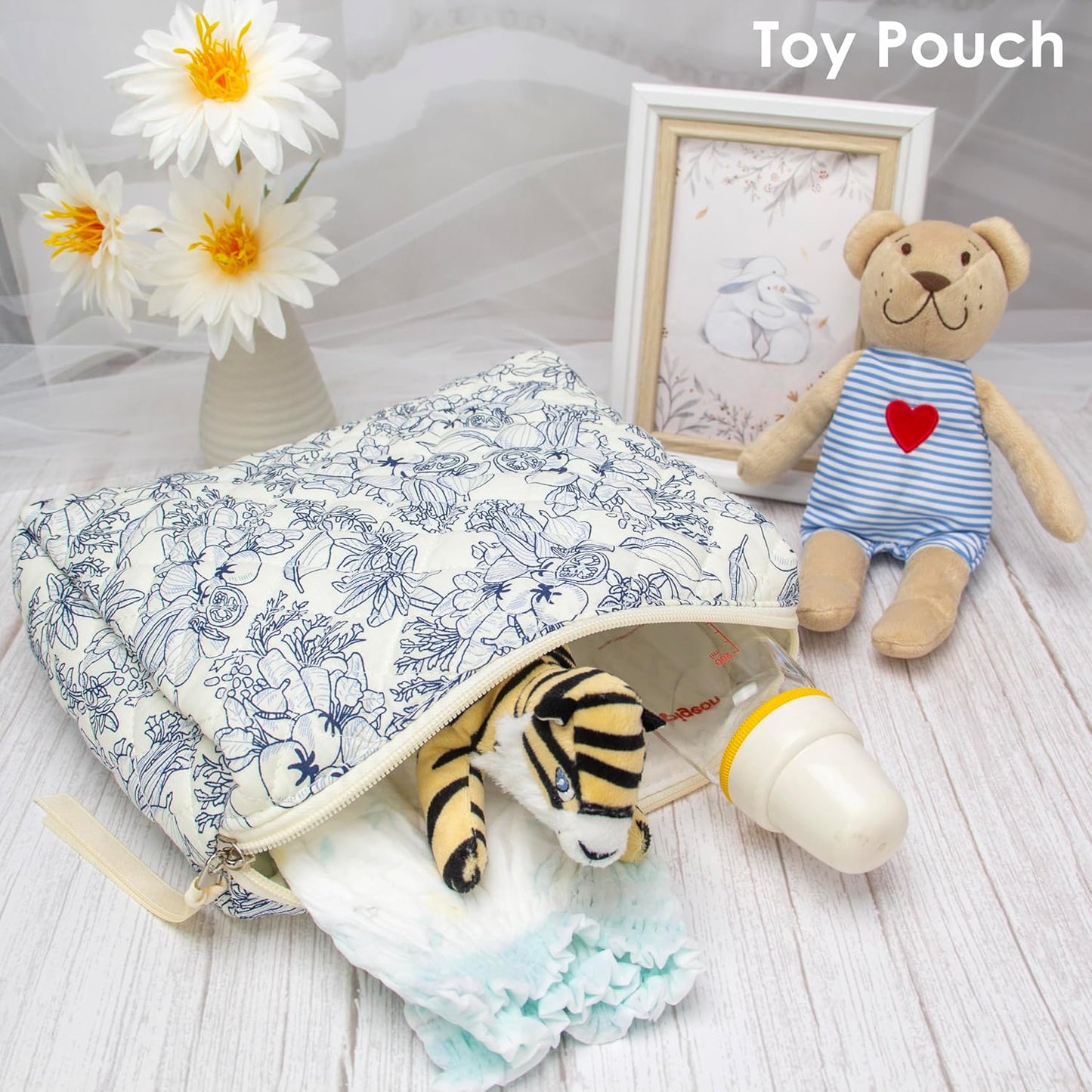 PAZIMIIK Quilted Makeup Bag Large Travel Zipper Soft Cosmetic Pouch for Women Girls Make Up,Flower White