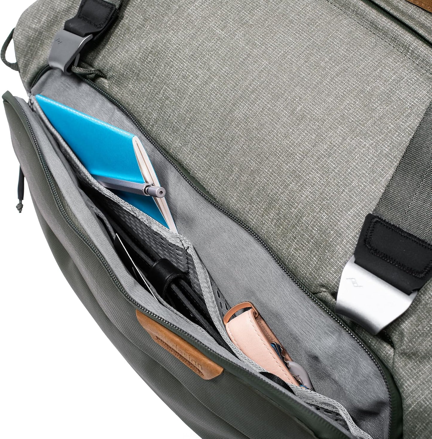 Peak Design Travel Duffel, Extra-Wide Single Zip Access, Weatherproof Shell, 4 External Pockets, Fits Packing Cubes & Camera Cubes, Ideal for Weekend Trips, Versatile Duffel Bag for Travel